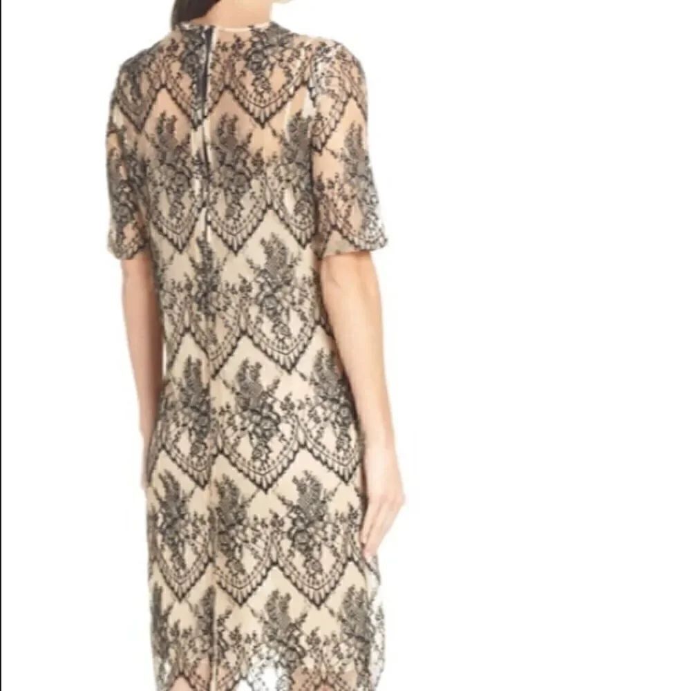 CAARA SCALLOPED LACE SHEATH DRESS - Picture 2 of 5
